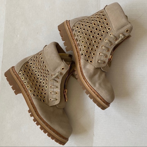 Balmain Beige Tia Suede Grommet Ankle Boots 38.5 - Picture 2 of 9